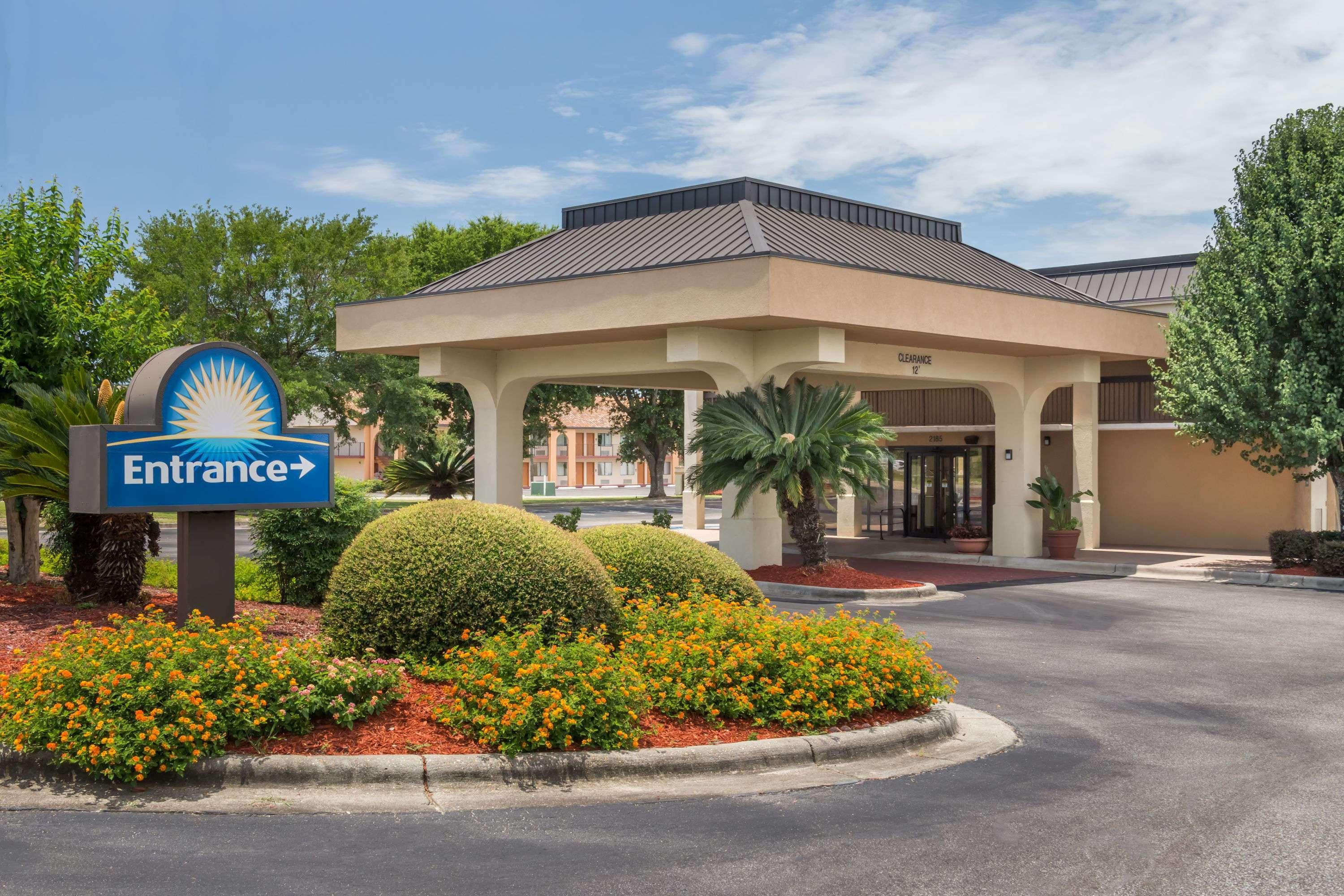 Days Inn By Wyndham Marianna Exterior photo